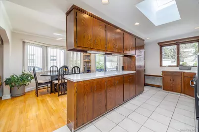 49 Park Avenue, Malverne, NY 11565 - Photo 8