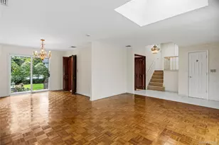 39 Morris Dr, Syosset, NY 11791 - Photo 4