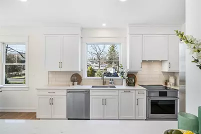 2040 Crompond Road #17, Yorktown Heights, NY 10598 - Photo 6