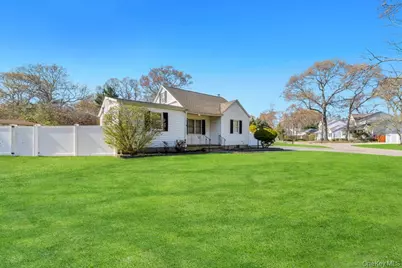 52 Washington Avenue, Mastic, NY 11950 - Photo 2