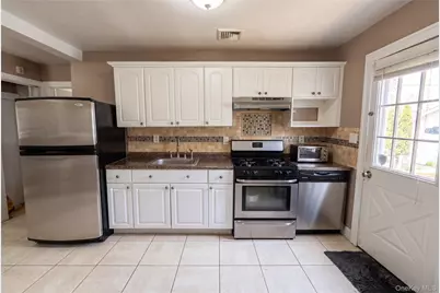 174 Trouville Road, Copiague, NY 11726 - Photo 6