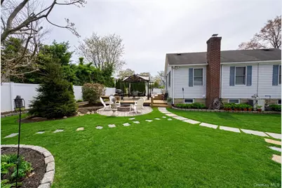 174 Trouville Road, Copiague, NY 11726 - Photo 12