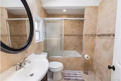 174 Trouville Road, Copiague, NY 11726 - Photo 8