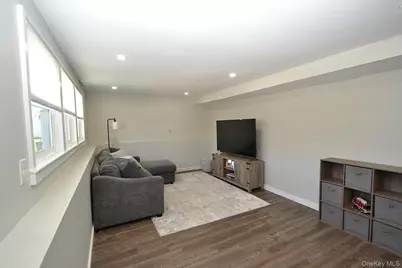 3117 Newport Avenue, Medford, NY 11763 - Photo 12