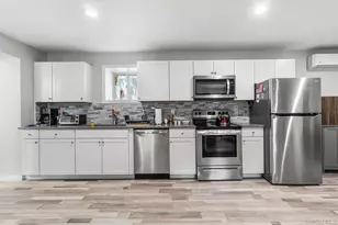 49 Oakdale Ave, Patchogue, NY 11772 - Photo 24