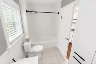 529 Montauk Hwy, Westhampton Beach, NY 11978 - Photo 10
