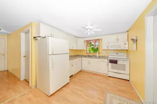 15 S 27th St, Wyandanch, NY 11798 - Photo 16