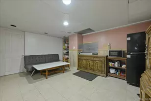 10 Gardner Ave, Hicksville, NY 11801 - Photo 18
