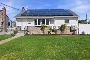 10 Gardner Ave, Hicksville, NY 11801 - Photo 2