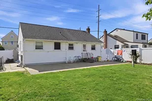10 Gardner Ave, Hicksville, NY 11801 - Photo 28