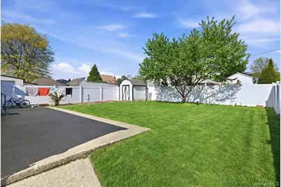 10 Gardner Avenue, Hicksville, NY 11801 - Photo 26