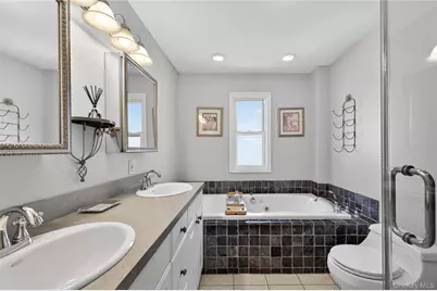 45-87 Browvale Lane, Little Neck, NY 11362 - Photo 18