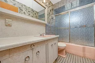 2646 Beech St, East Meadow, NY 11554 - Photo 10