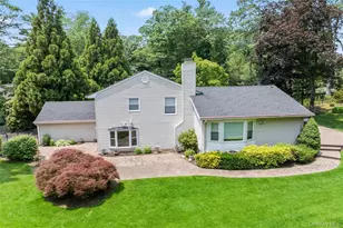 21 Kodiak Dr, Woodbury, NY 11797 - Photo 4
