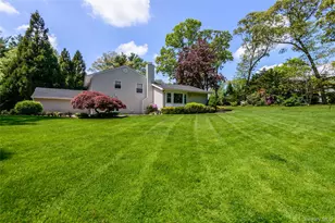 21 Kodiak Dr, Woodbury, NY 11797 - Photo 20
