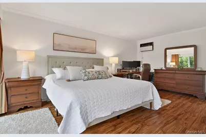1061 Clay Avenue, Pelham, NY 10803 - Photo 12