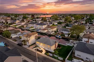 2756 Barbara Rd, Bellmore, NY 11710 - Photo 4