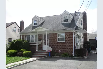 167 Roosevelt Avenue, Mineola, NY 11501 - Photo 2