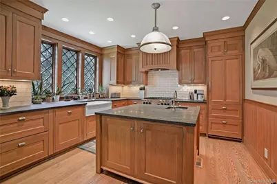 240 Monterey Avenue, Pelham, NY 10803 - Photo 10