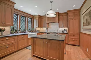 240 Monterey Ave, Pelham, NY 10803 - Photo 10