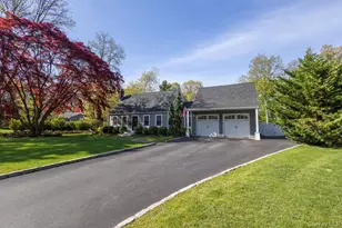 58 Cherry Ln, Smithtown, NY 11787 - Photo 4