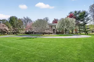 1 Vivian Pl, Montebello, NY 10901 - Photo 2