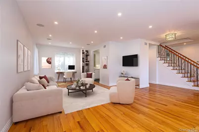 2 Avalon Road, Great Neck, NY 11021 - Photo 2