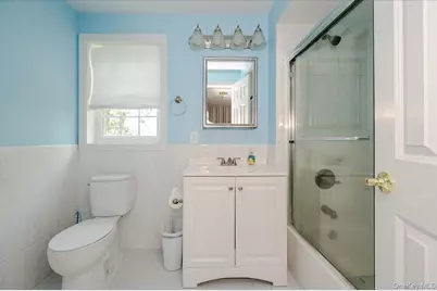 427 Westminster Road, Rockville Centre, NY 11570 - Photo 22