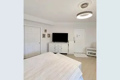 71-11 Yellowstone Boulevard #2G, Forest Hills, NY 11375 - Photo 8