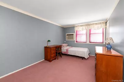 148 Princeton Street, Roslyn Heights, NY 11577 - Photo 14