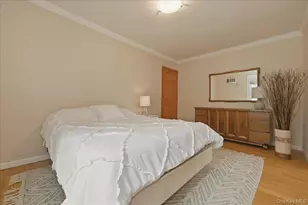 77 Stewart St, Floral Park, NY 11001 - Photo 18
