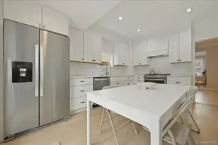 77 Stewart St, Floral Park, NY 11001 - Photo 14