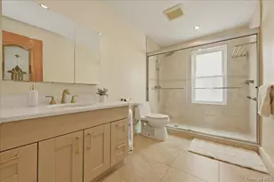 77 Stewart St, Floral Park, NY 11001 - Photo 22