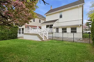 77 Stewart St, Floral Park, NY 11001 - Photo 34