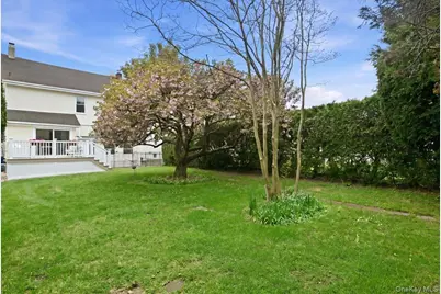 77 Stewart Street, Floral Park, NY 11001 - Photo 32