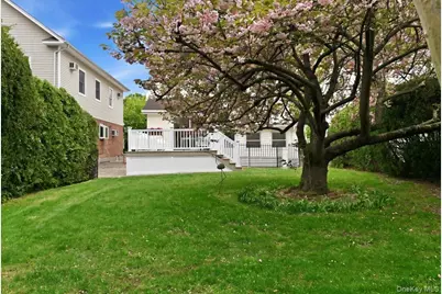 77 Stewart Street, Floral Park, NY 11001 - Photo 30