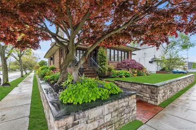 40 Harding Avenue, Lynbrook, NY 11563 - Photo 16