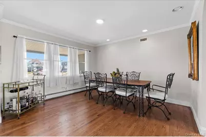 160 Sequams Lane W, West Islip, NY 11795 - Photo 18