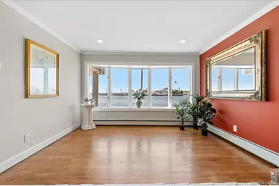 160 Sequams Lane W, West Islip, NY 11795 - Photo 22