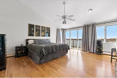 160 Sequams Lane W, West Islip, NY 11795 - Photo 32