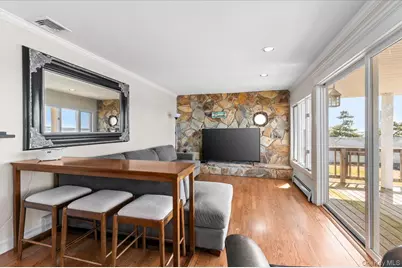 160 Sequams Lane W, West Islip, NY 11795 - Photo 16