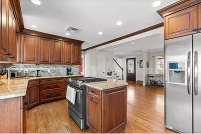 160 Sequams Lane W, West Islip, NY 11795 - Photo 12