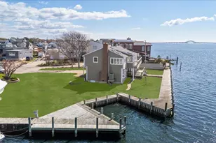 160 Sequams Ln W, West Islip, NY 11795 - Photo 44