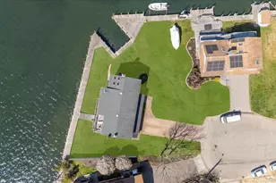 160 Sequams Ln W, West Islip, NY 11795 - Photo 48
