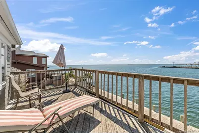 160 Sequams Lane W, West Islip, NY 11795 - Photo 36