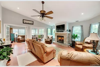 104 Glen Drive, Ridge, NY 11961 - Photo 6