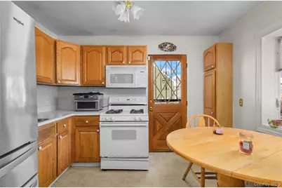 5 S Ronald Drive S, Amityville, NY 11701 - Photo 16