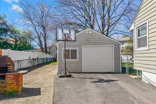 5 S Ronald Dr S, Amityville, NY 11701 - Photo 4