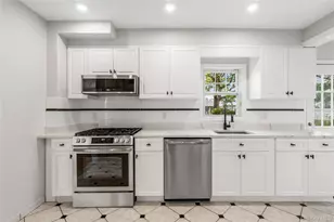 21 Keogh Ln, New Rochelle, NY 10805 - Photo 8