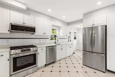 21 Keogh Lane, New Rochelle, NY 10805 - Photo 10